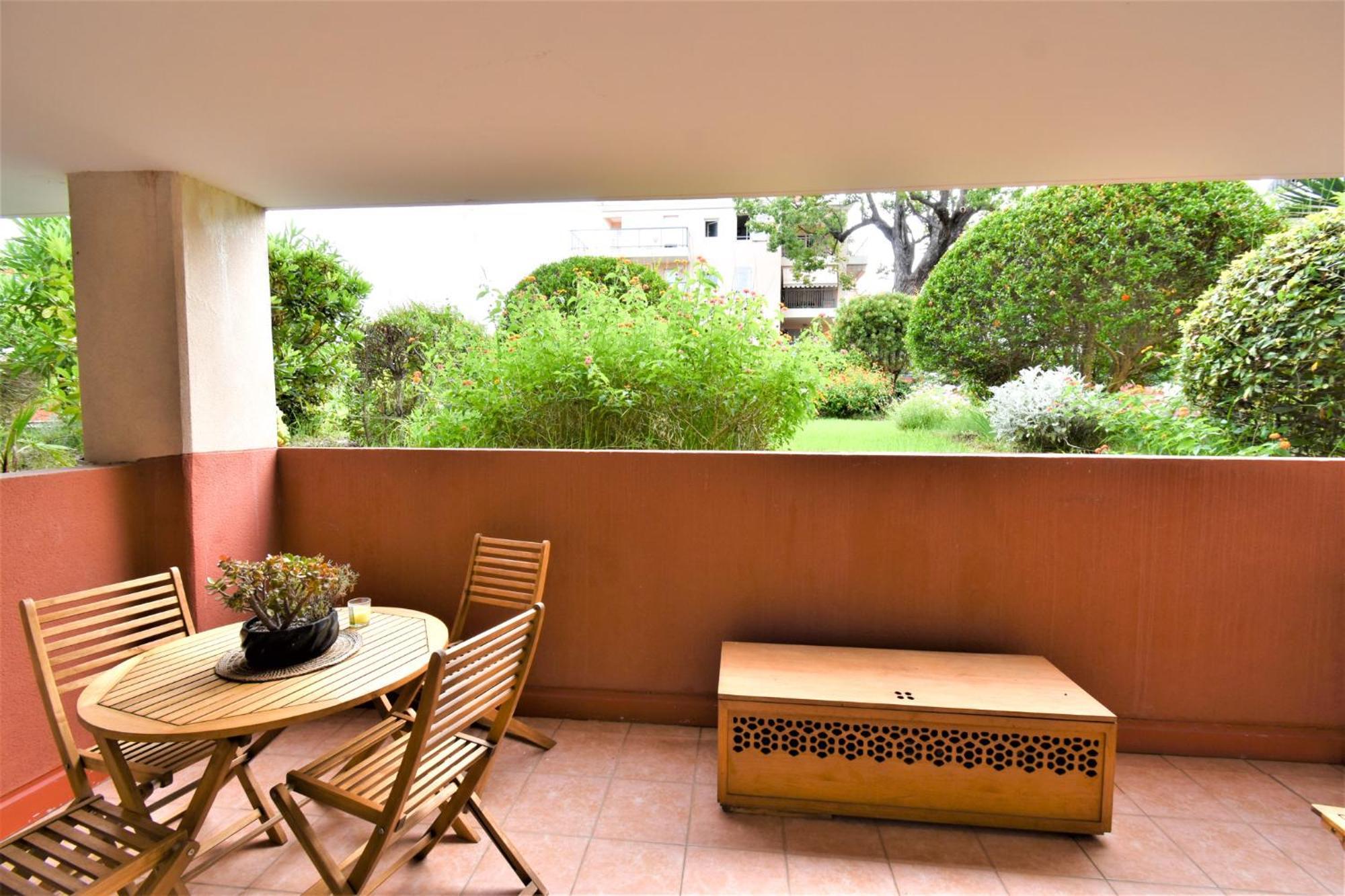 Ferienwohnung Le Cap Soleil -Standing - Piscine Collective Et Parking Prive Roquebrune-Cap-Martin Exterior foto