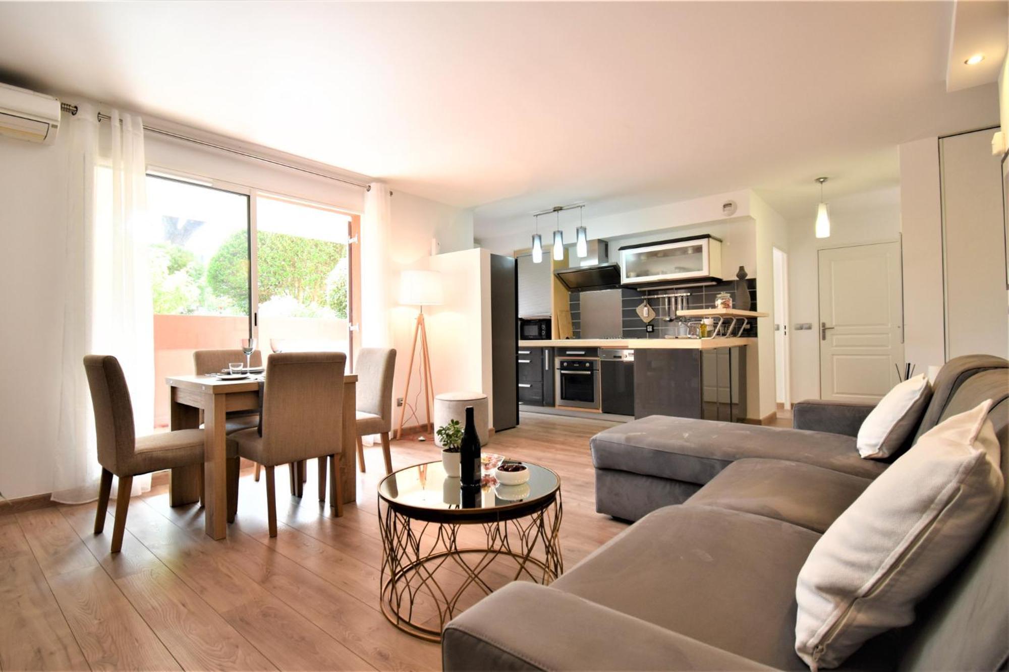 Ferienwohnung Le Cap Soleil -Standing - Piscine Collective Et Parking Prive Roquebrune-Cap-Martin Exterior foto